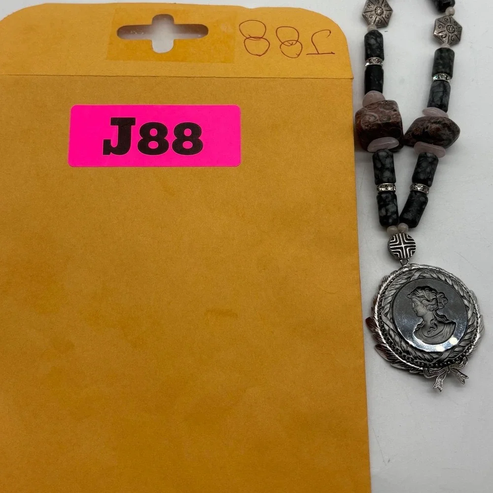 Vintage‎ Beaded Long Cameo Pendant Necklace Mixed Natural Stone Statement